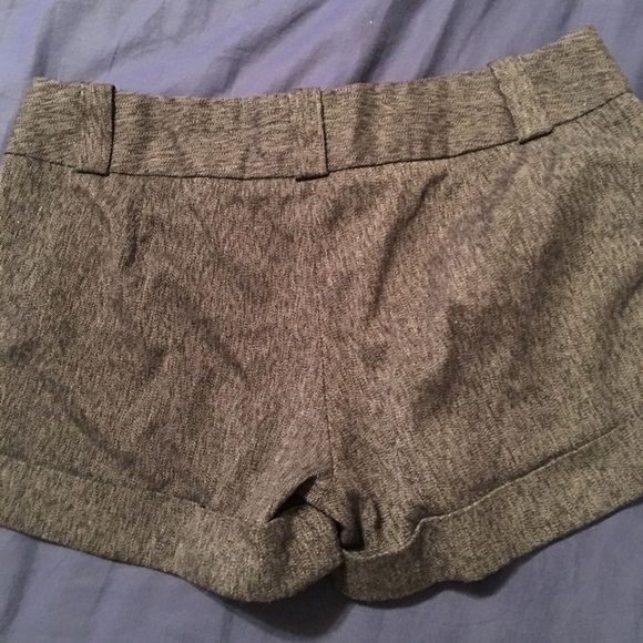 Shorts - Picture 2 of 4